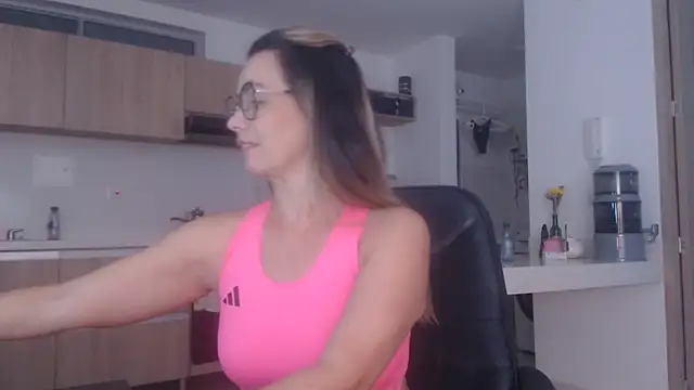 LovePaula online show from 11, 3, 2026