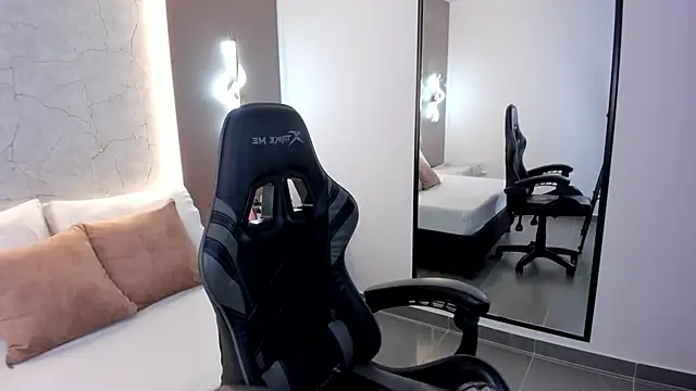 olivia willoow online show from 8, 3, 2026