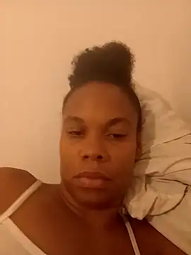 PrettahSantos online show from 15, 10, 2025