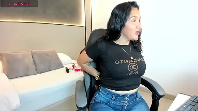 zoee zi online show from 13, 10, 2025