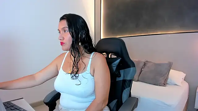 zoee zi online show from 16, 10, 2025