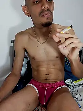 Snapshot of LATINO27CM chatting on 3, 10, 2025 LATINO27CM online show from 3, 10, 2025