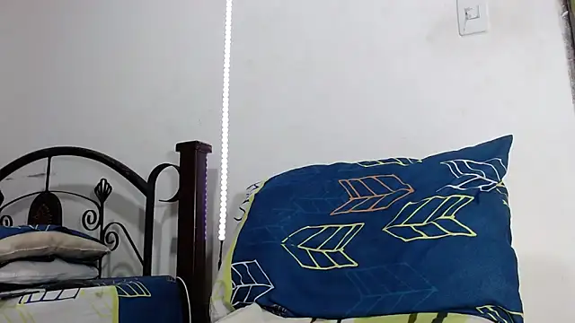 Snapshot of LATINO27CM chatting on 18, 11, 2025 LATINO27CM online show from 18, 11, 2025