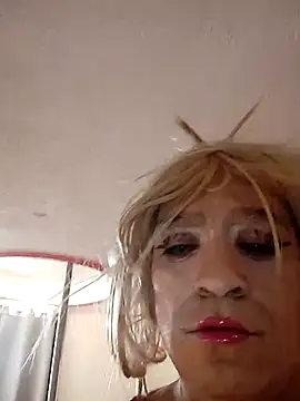 Snapshot of transreyna chatting on 13, 6, 2026 transreyna online show from 13, 6, 2026