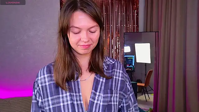 EllaCanny online show from 8, 6, 2026