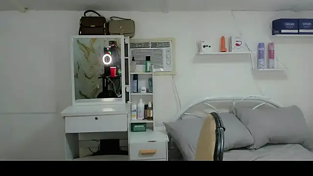 Lovely naughtyLeii online show from 3, 3, 2026