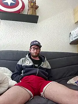 nymphomaniecouple online show from 13, 4, 2026