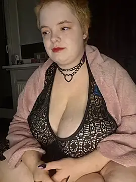 Snapshot of Katy2323 chatting on 8, 11, 2025 Katy2323 online show from 8, 11, 2025