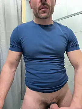 Snapshot of giovan2020 chatting on 3, 3, 2026 giovan2020 online show from 3, 3, 2026