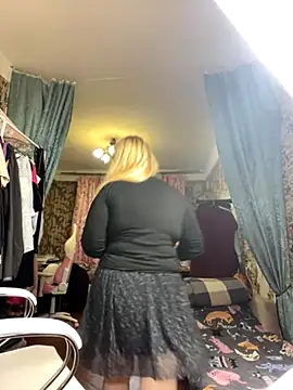 Snapshot of Sweet-blonde chatting on 23, 9, 2025 Sweet-blonde online show from 23, 9, 2025