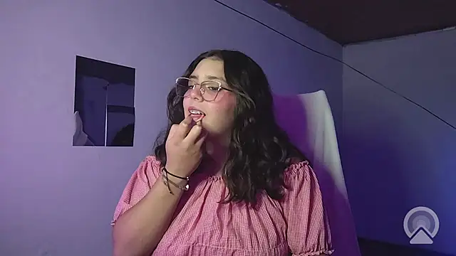 Pao Ly online show from 17, 7, 2026
