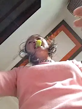 xuxulovezz online show from 22, 11, 2025