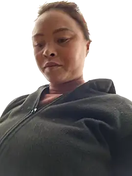 xuxulovezz online show from 5, 3, 2026