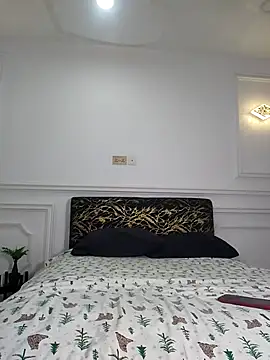 Snapshot of Zola_Nooryi chatting on 5, 12, 2025 Zola Nooryi online show from 5, 12, 2025