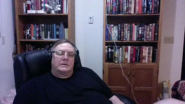 Vinyl22xh online show from 19, 6, 2026