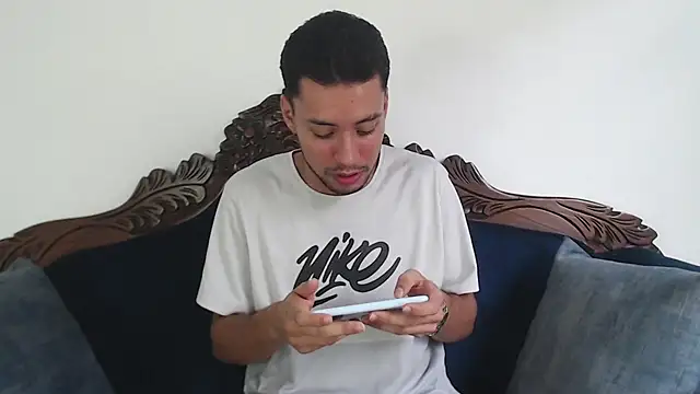 aroncooper1 online show from 12, 3, 2026