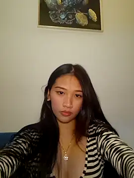 Snapshot of Bunny72772 chatting on 12, 10, 2025 Bunny72772 online show from 12, 10, 2025