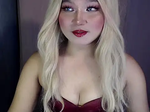 Eyes-on-me online show from 8, 3, 2026