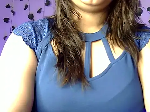 Snapshot of Aaliya02 chatting on 24, 11, 2025 Aaliya02 online show from 24, 11, 2025