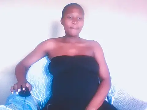 Snapshot of l4_love chatting on 2, 10, 2025 l4 love online show from 2, 10, 2025