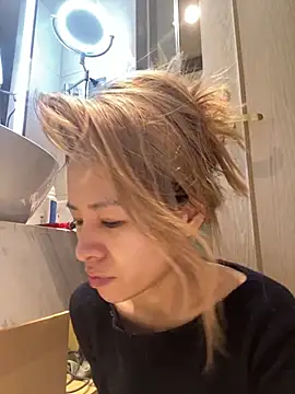 miumiu-66 online show from 26, 11, 2025