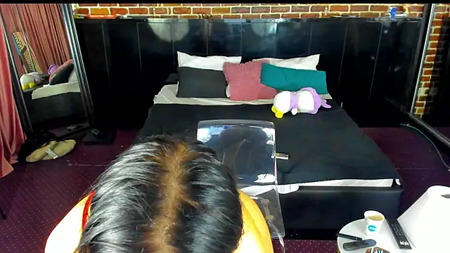 Snapshot of MeganSin_ chatting on 4, 12, 2025 MeganSin online show from 4, 12, 2025