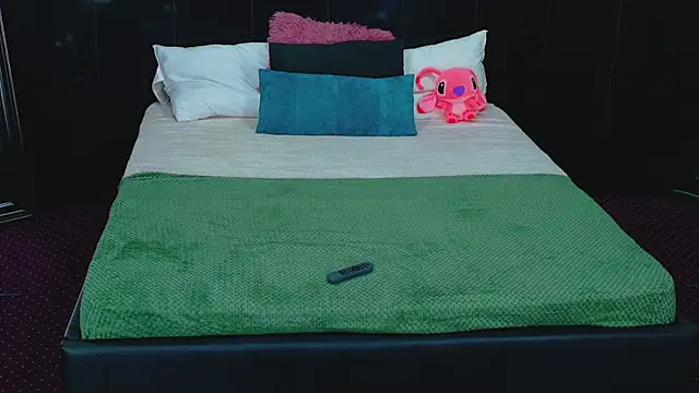 Snapshot of MeganSin_ chatting on 6, 1, 2026 MeganSin online show from 6, 1, 2026