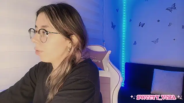 Snapshot of sweettvera chatting on 25, 10, 2025 sweettvera online show from 25, 10, 2025