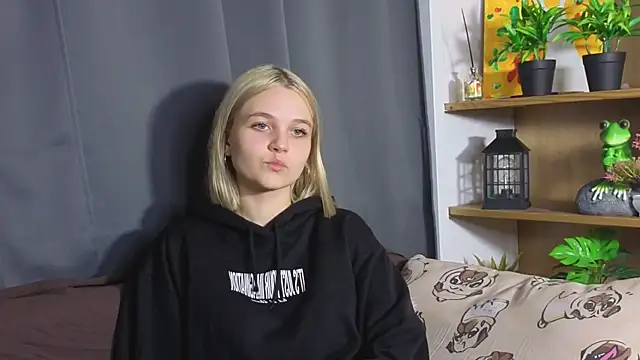 KelleDomin online show from 2, 10, 2025