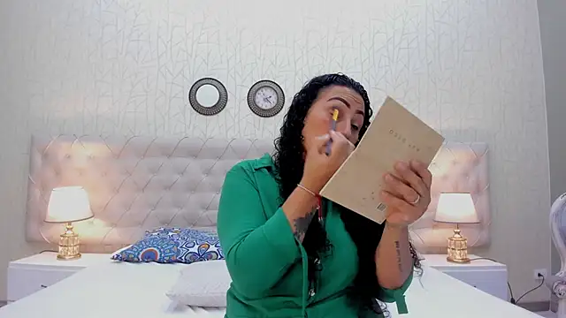 VaniaRose online show from 5, 11, 2025