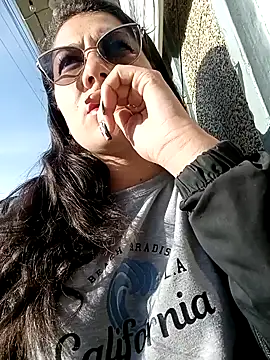 Snapshot of Mia-love-03 chatting on 26, 9, 2025 Mia-love-03 online show from 26, 9, 2025