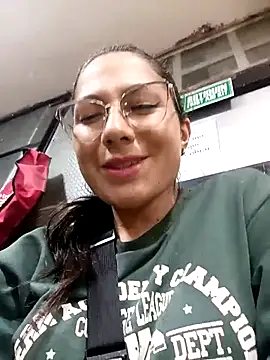 Snapshot of Mia-love-03 chatting on 1, 10, 2025 Mia-love-03 online show from 1, 10, 2025