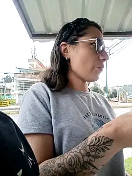 Snapshot of Mia-love-03 chatting on 24, 11, 2025 Mia-love-03 online show from 24, 11, 2025