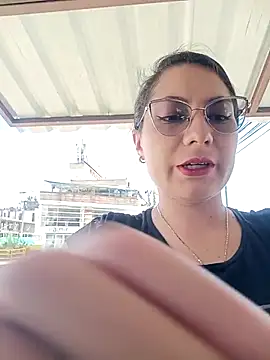 Snapshot of Mia-love-03 chatting on 30, 11, 2025 Mia-love-03 online show from 30, 11, 2025