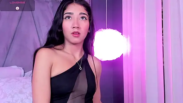 Mariana Kalo online show from 10, 11, 2025