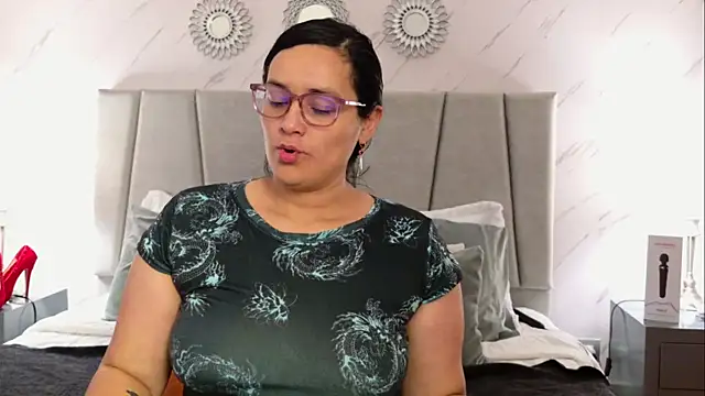 Michell Monet online show from 22, 4, 2026