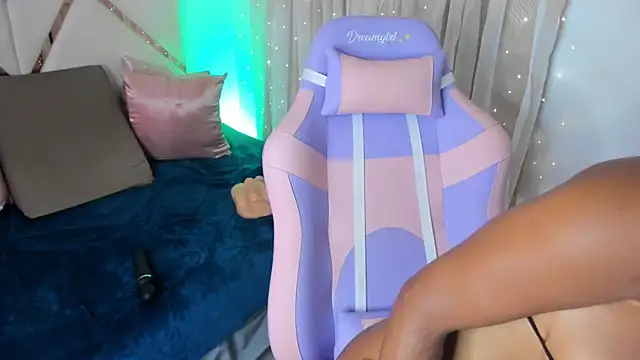 Jade Thonson1 online show from 23, 4, 2026