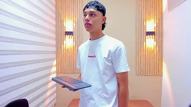 Frayhot777 online show from 10, 2, 2026