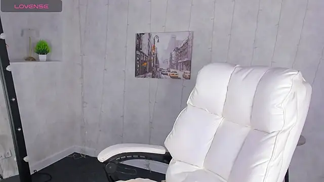 Snapshot of Berta_Kelly chatting on 5, 12, 2025 Berta Kelly online show from 5, 12, 2025