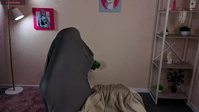 Al1ice Moures online show from 11, 3, 2026