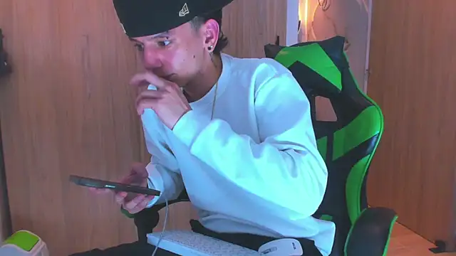 Skinny batman online show from 6, 11, 2025