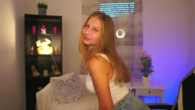 Snapshot of emmie_murray chatting on 5, 11, 2025 emmie murray online show from 5, 11, 2025