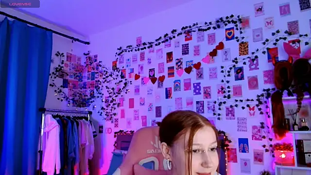 Ayla Hicks online show from 11, 11, 2025