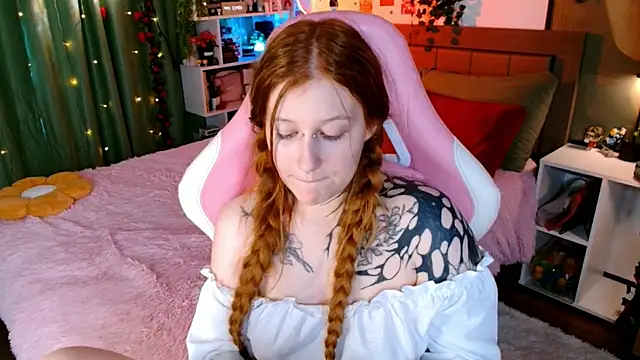 Ayla Hicks online show from 18, 6, 2026