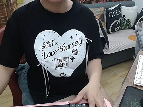 Snapshot of Lilya_39 chatting on 29, 10, 2025 Lilya 39 online show from 29, 10, 2025