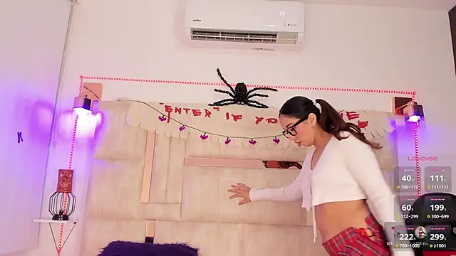 Snapshot of emily__walker chatting on 23, 10, 2025 emily walker online show from 23, 10, 2025