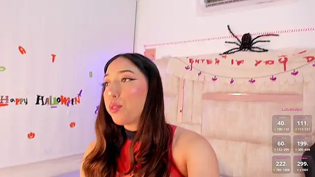 Snapshot of emily__walker chatting on 25, 10, 2025 emily walker online show from 25, 10, 2025