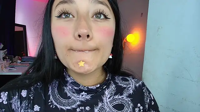 Hinata 21  online show from 17, 4, 2026