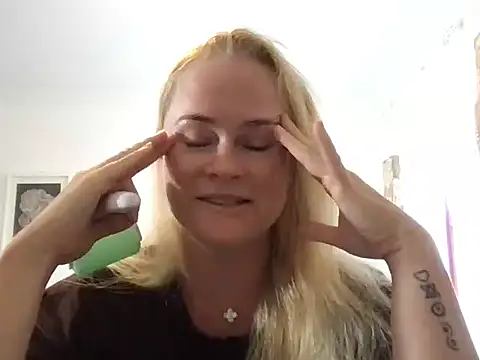 Snapshot of Sweet-TessaXX chatting on 17, 2, 2026 Sweet-TessaXX online show from 17, 2, 2026