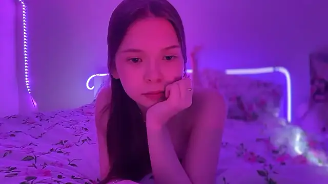 Snapshot of CandysRose chatting on 12, 10, 2025 CandysRose online show from 12, 10, 2025